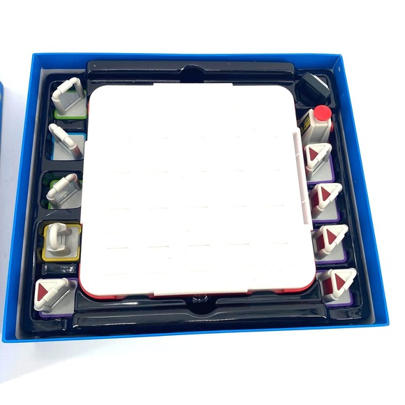 ThinkFun Laser Maze Beam Bending Logic Game 60Challenges Single Play Brainteaser - Picture 3 of 5